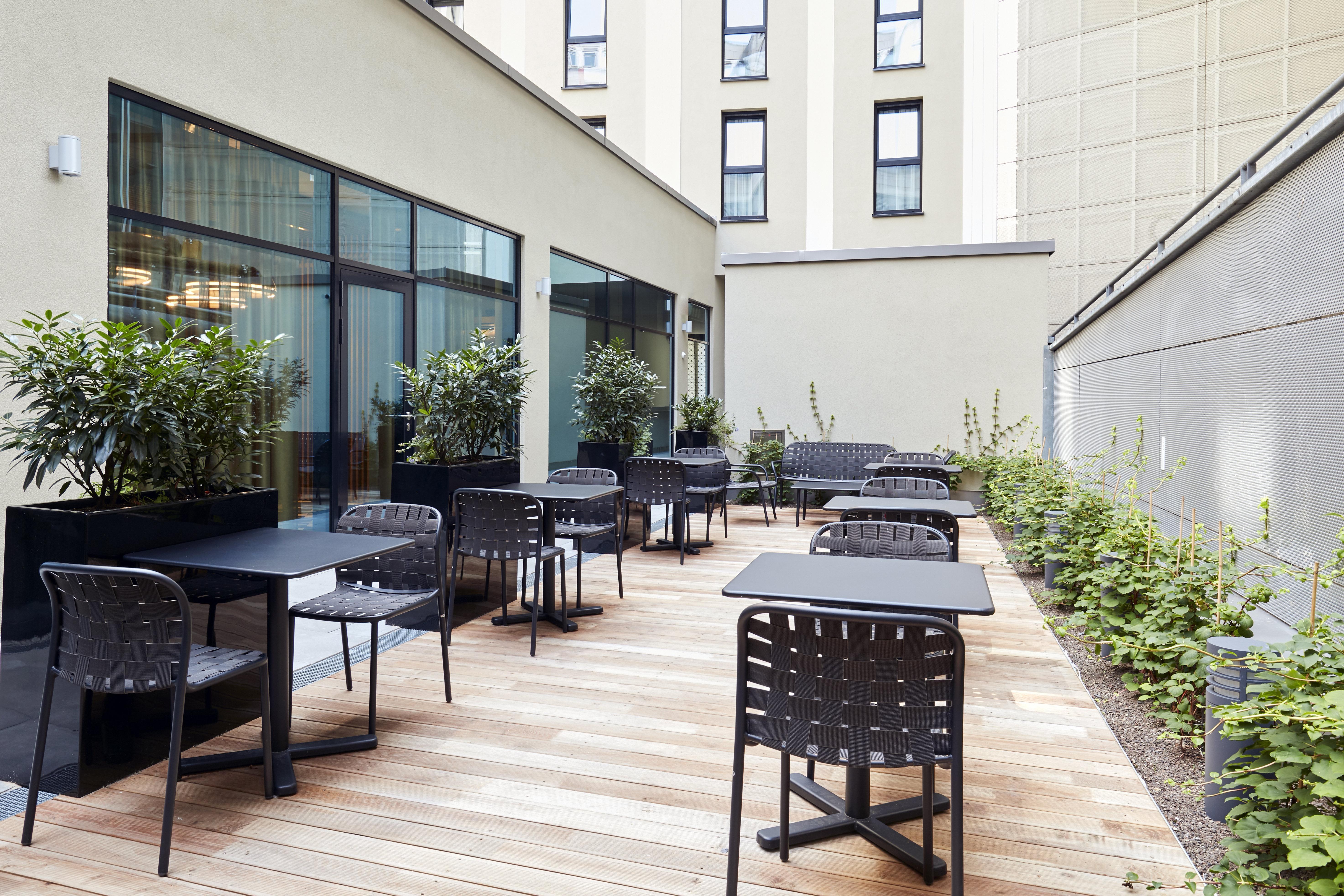 Hotel Holiday Inn Express - Berlin - Alexanderplatz By Ihg 3*