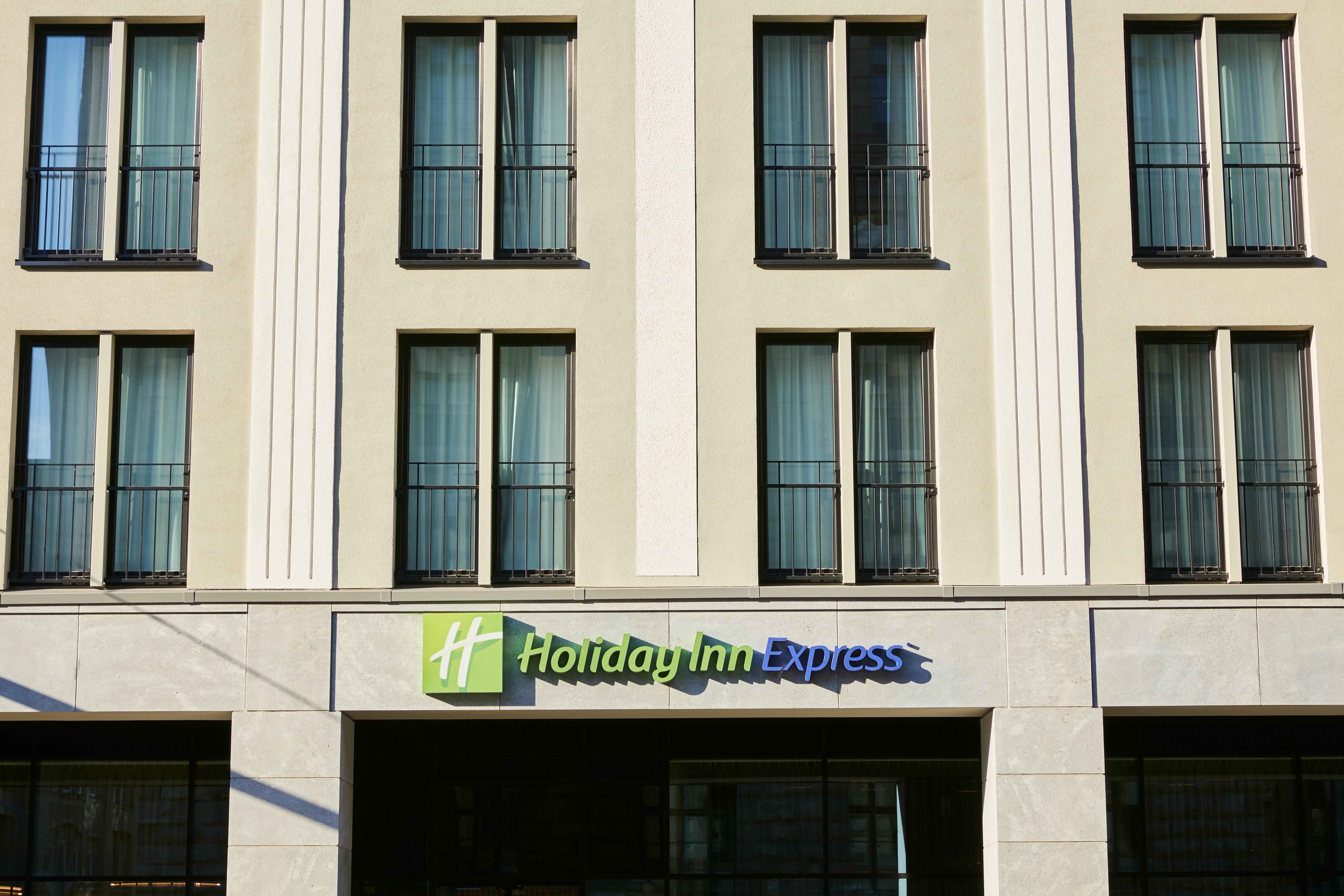 Hotel Holiday Inn Express - Berlin - Alexanderplatz By Ihg 3*