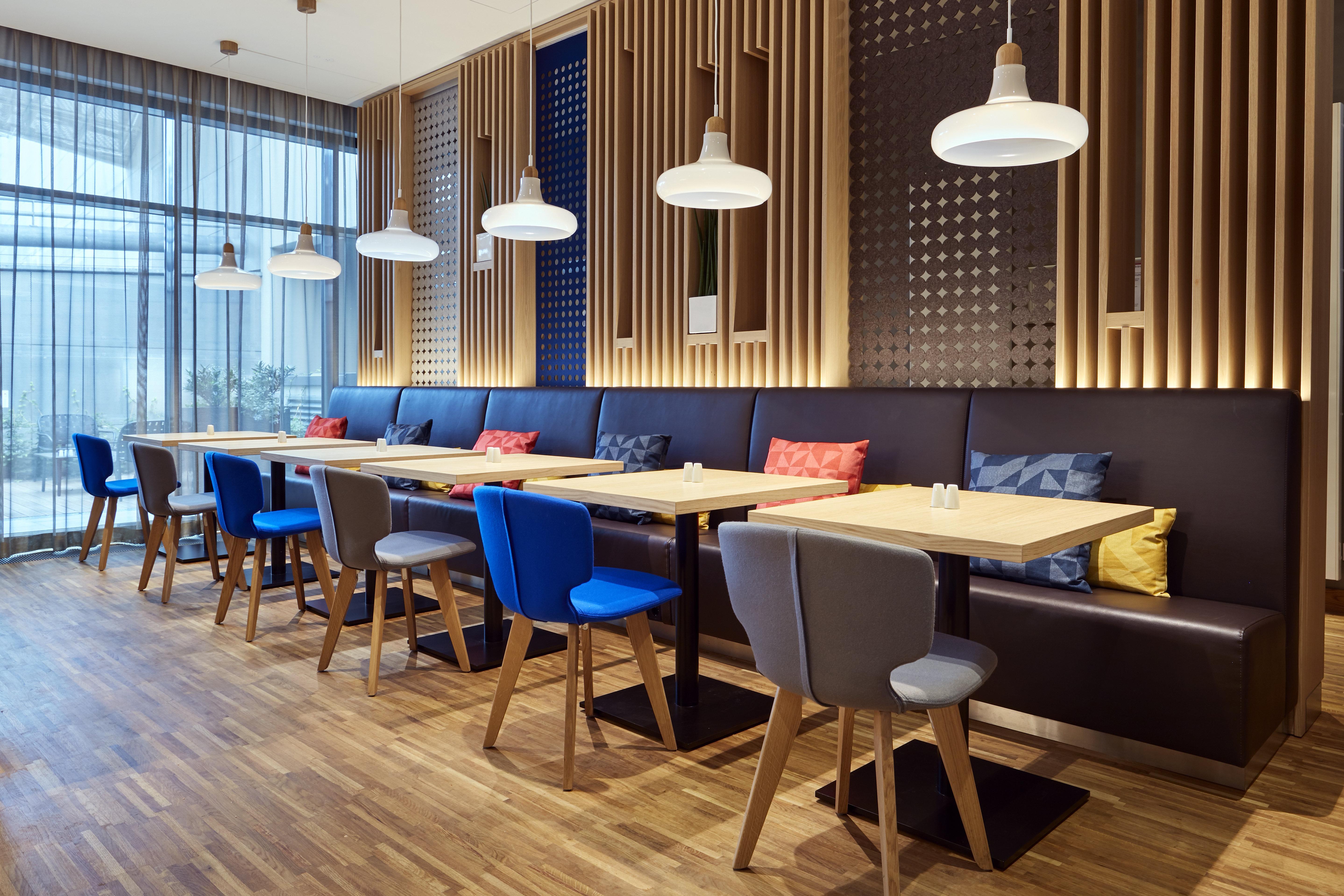 Hotel Holiday Inn Express - Berlin - Alexanderplatz By Ihg 3*