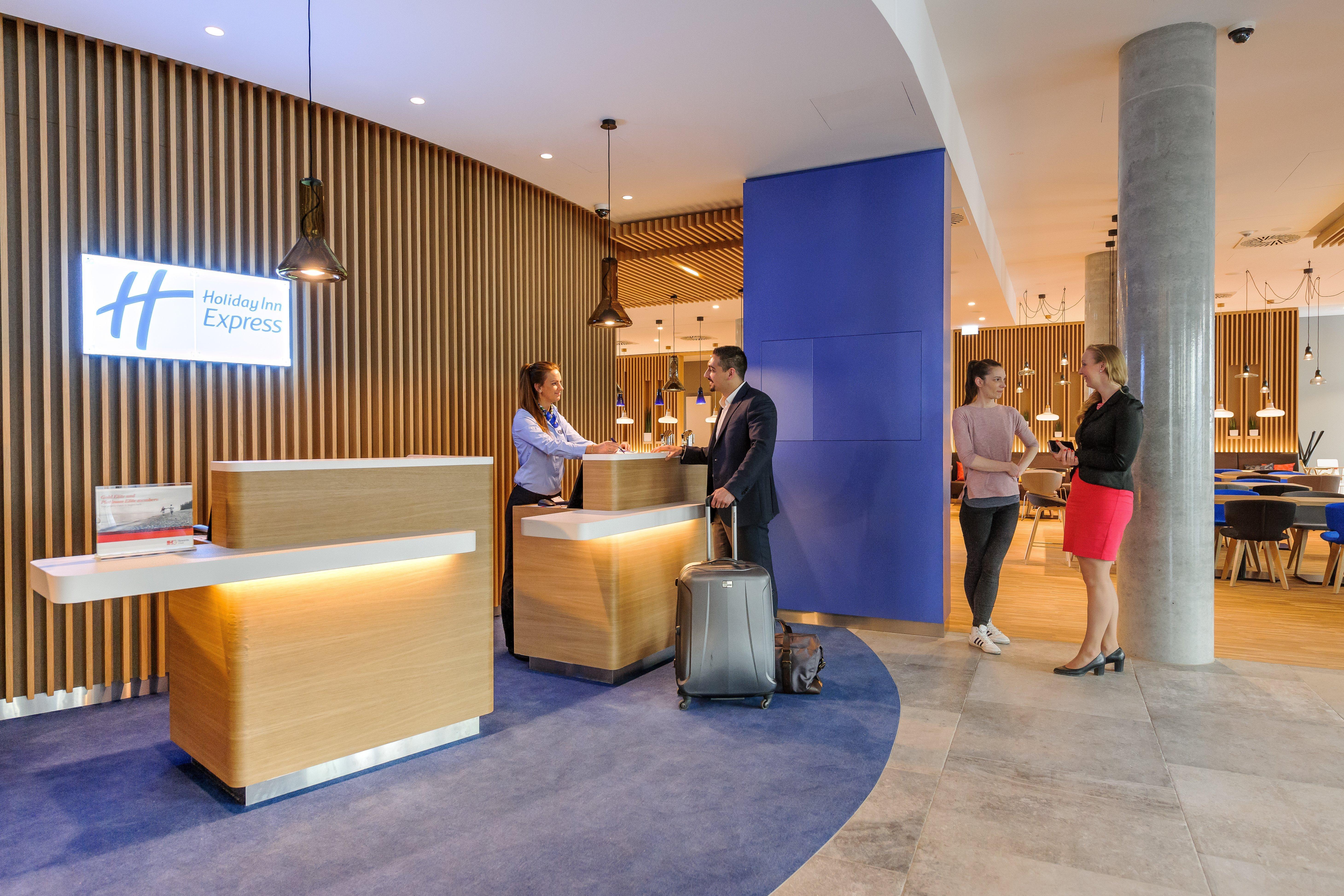 Holiday Inn Express - Berlin - Alexanderplatz By Ihg Hotel
