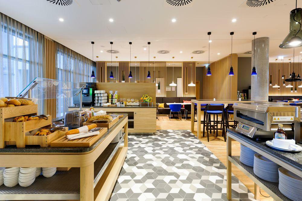 Holiday Inn Express - Berlin - Alexanderplatz By Ihg 3*
